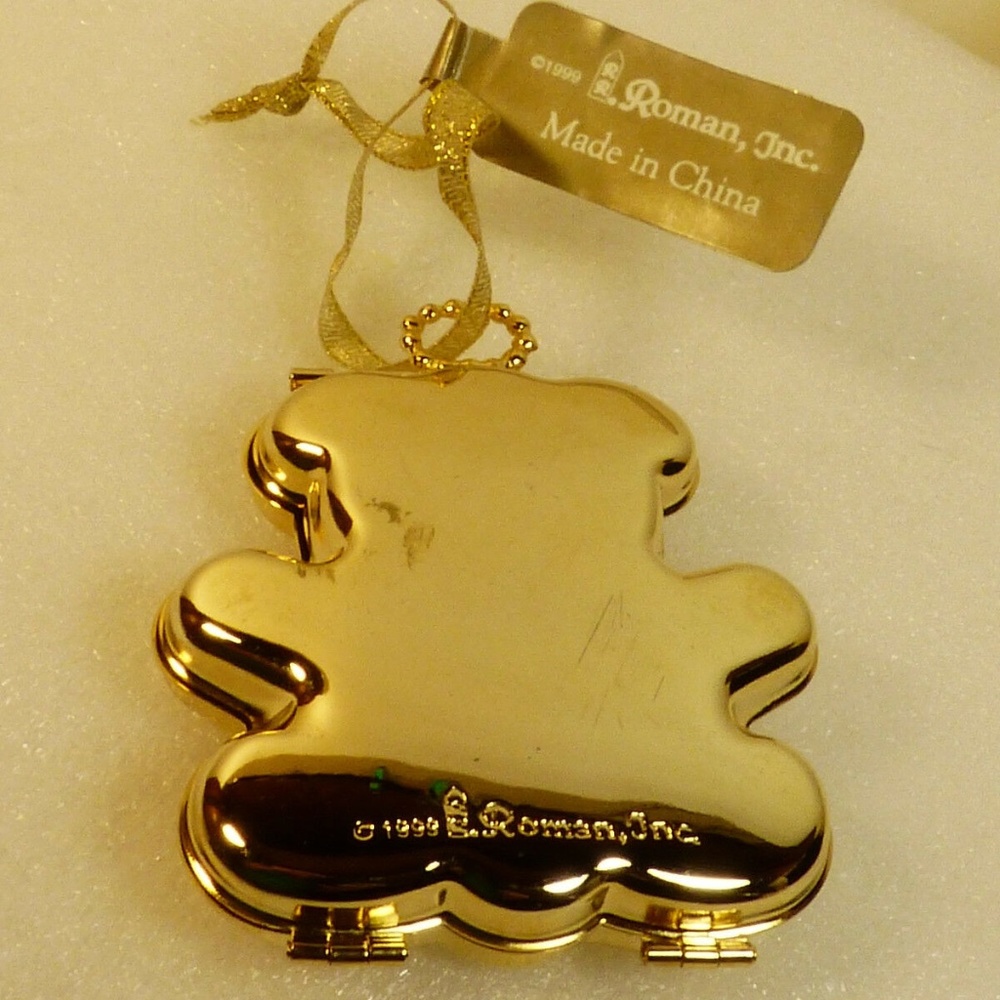 1999 by Roman Gold tone metal Teddy Bear Keepsake Frame Christmas Tree Ornament